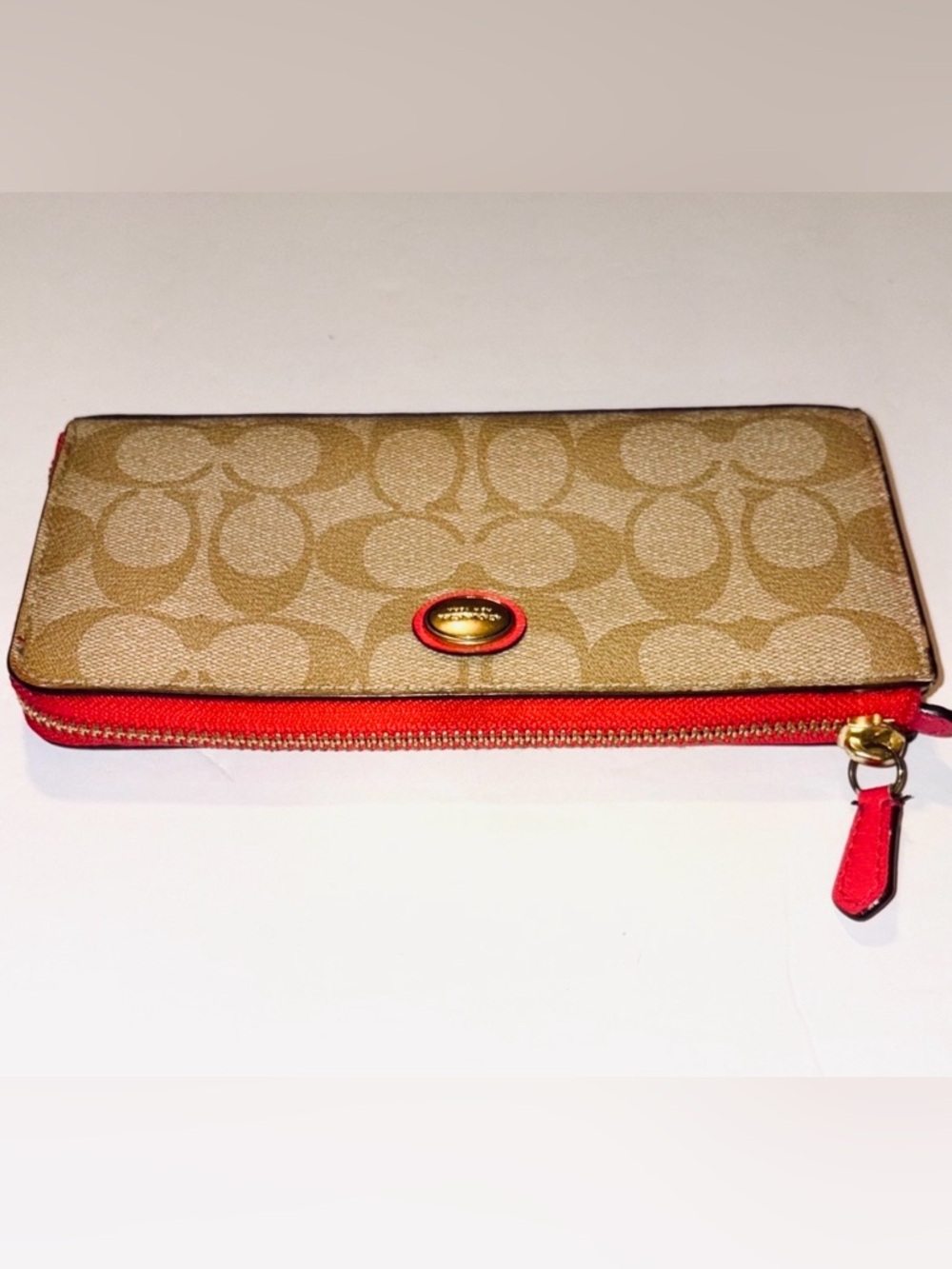 💖Coach Peyton Khaki Signature & Pink Patent Trim Zipper Wallet 💖 - Picture 3 of 11